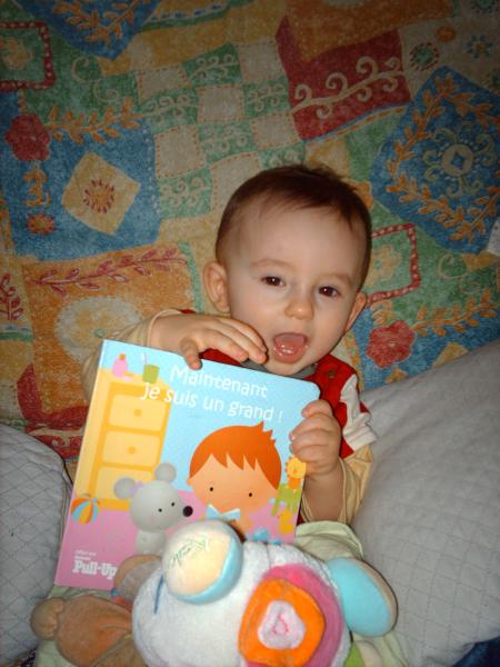 Livre et doudou